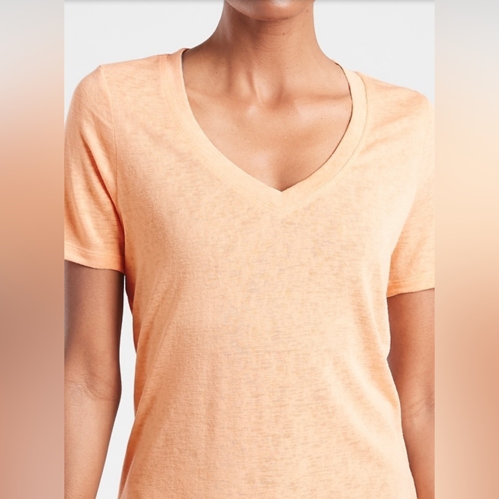 ‼️RARE‼️🎸ATHLETA🎸🔥NWT🔥BREEZY SCOOP V TEE—XXS